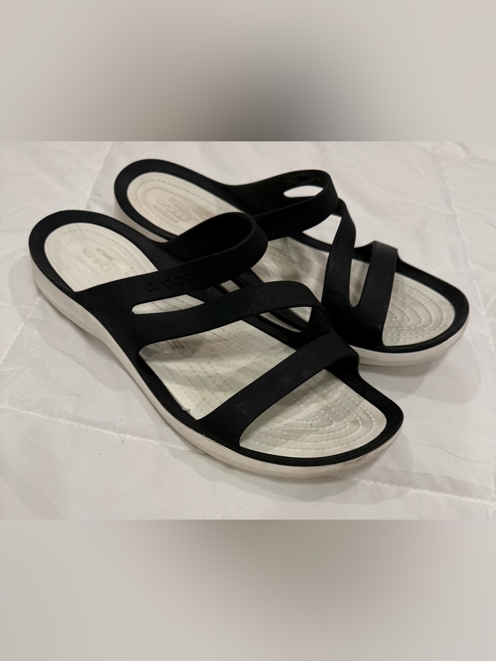 Crocs Swiftwater Black White Strappy Slide Sandals Women's Size 11